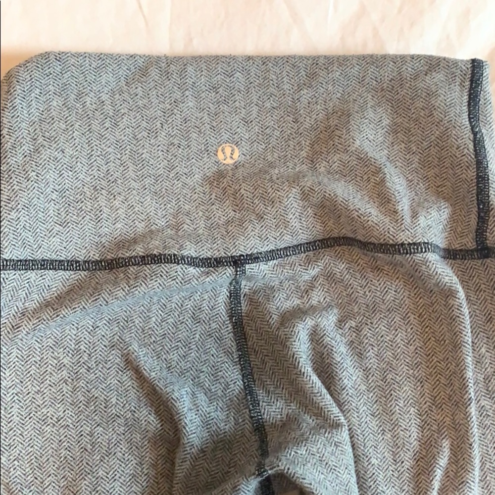LULULEMON LEGGINGS